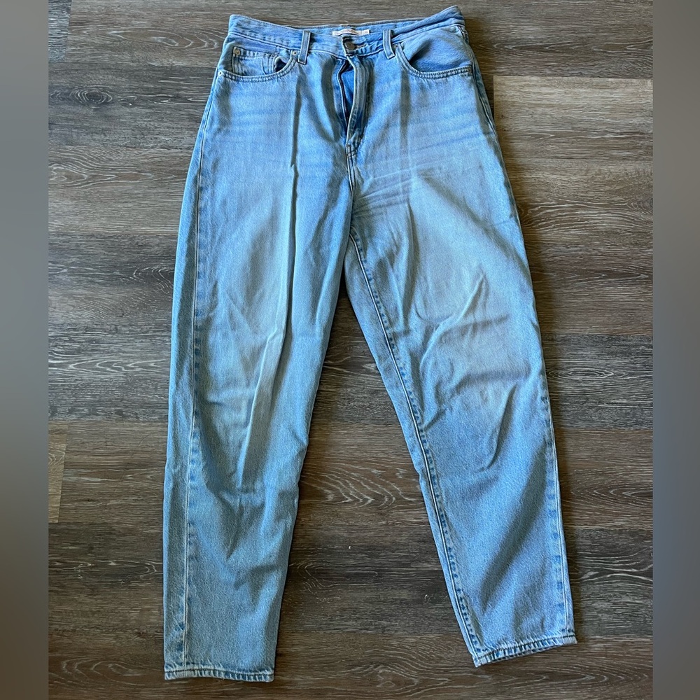 Levi’s high loose taper jean